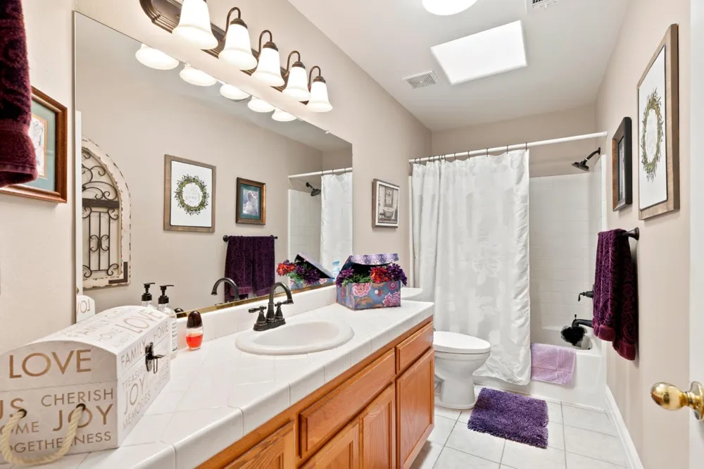 3363 Cambria Avenue Madera, CA 93637