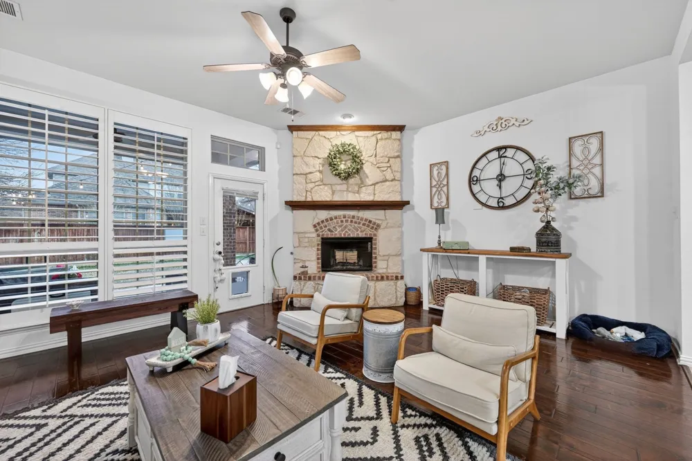 1128 Wilson Drive Lantana, TX 76226