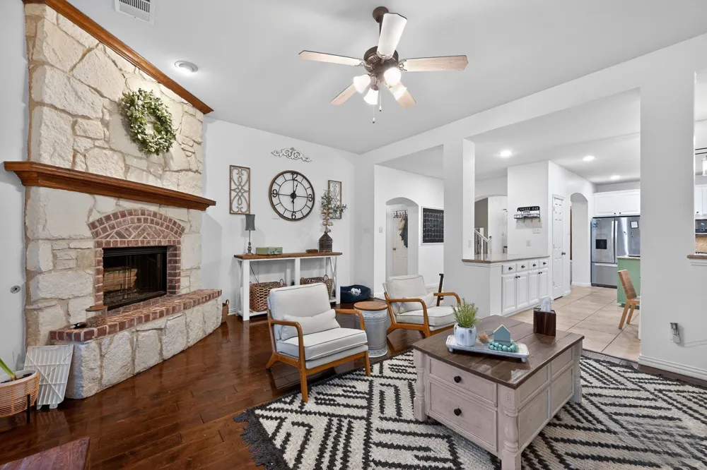 1128 Wilson Drive Lantana, TX 76226