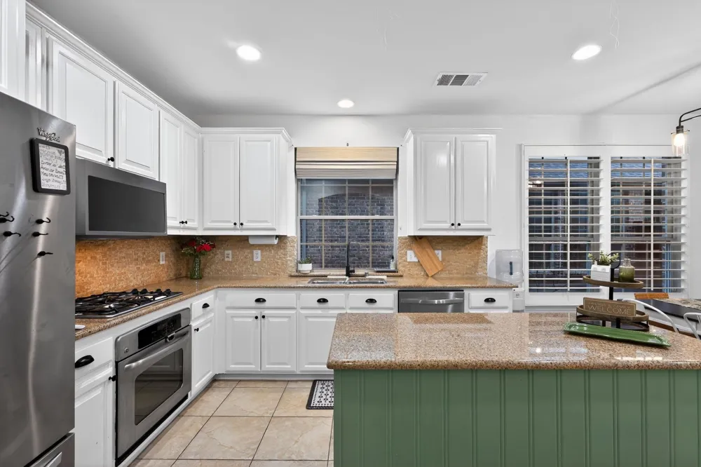 1128 Wilson Drive Lantana, TX 76226