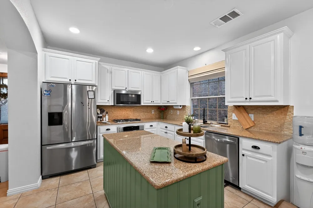 1128 Wilson Drive Lantana, TX 76226