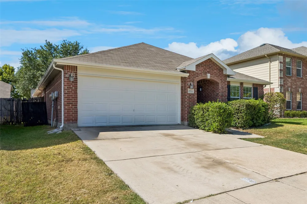 4524 Willow Rock Lane Fort Worth, TX 76244