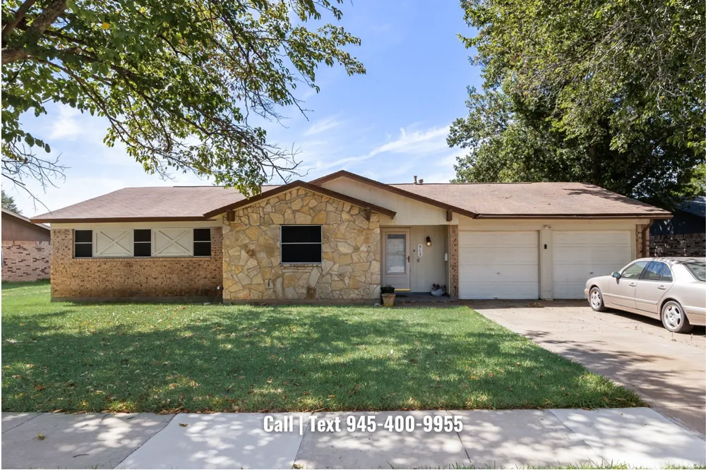 913 Redbud Street Crowley, TX 76036