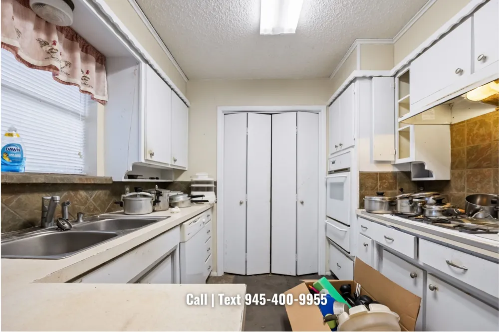 913 Redbud Street Crowley, TX 76036
