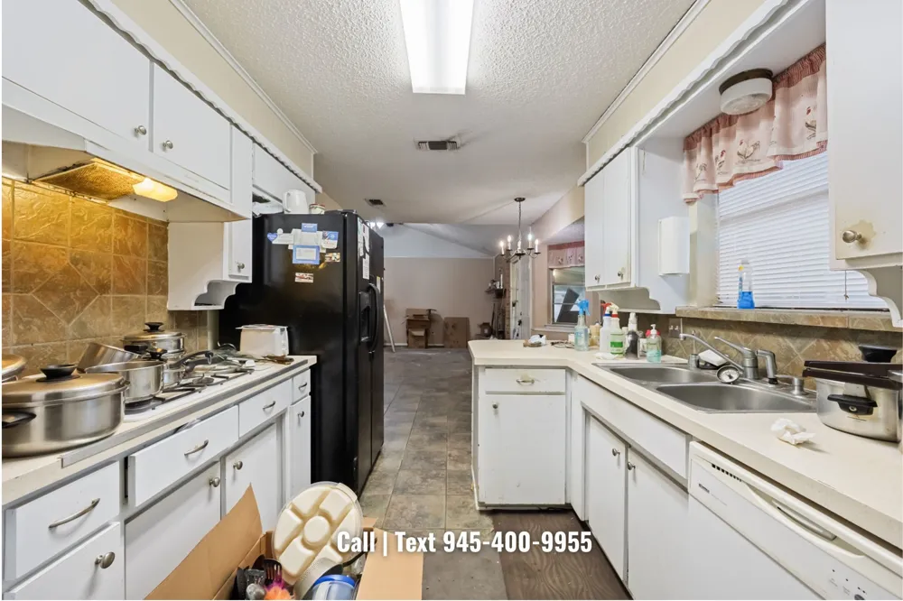 913 Redbud Street Crowley, TX 76036