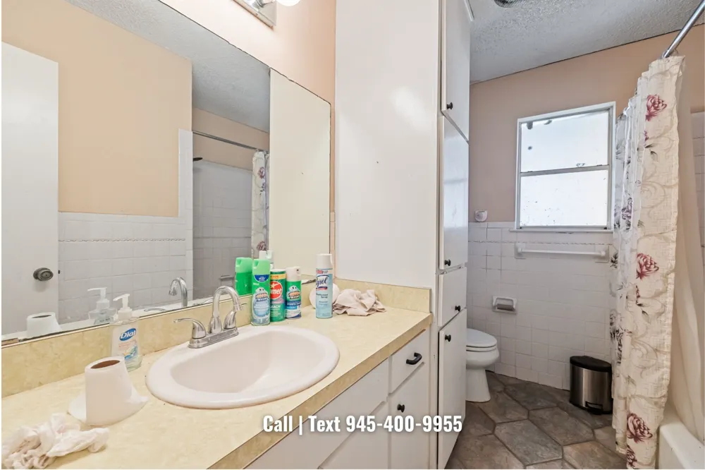913 Redbud Street Crowley, TX 76036