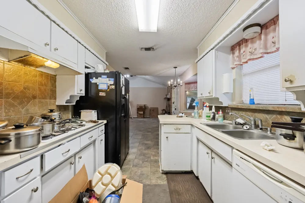 913 Redbud Street Crowley, TX 76036