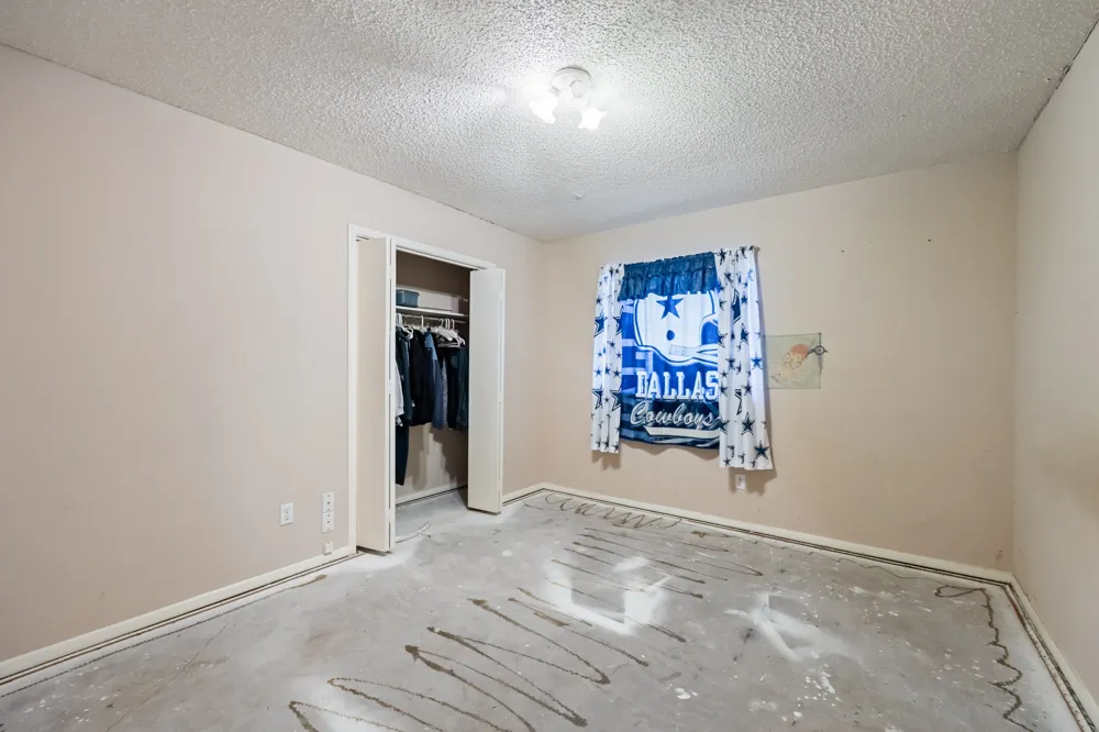 913 Redbud Street Crowley, TX 76036