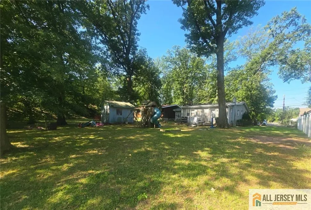 30 Caswell Avenue Fords, NJ 08863