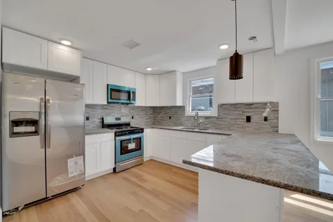388 BROADWAY