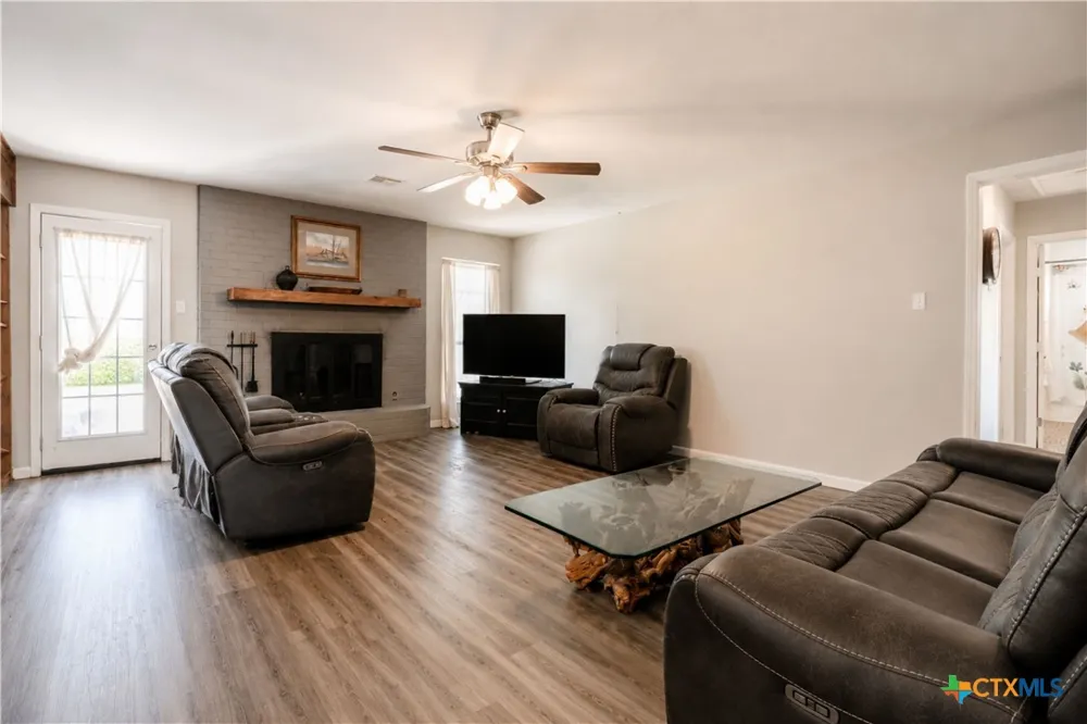 4002 Deer Trail Temple, TX 76504