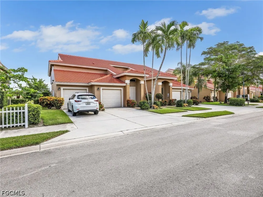 Aspen Creek Lane #201 Naples, FL 34119