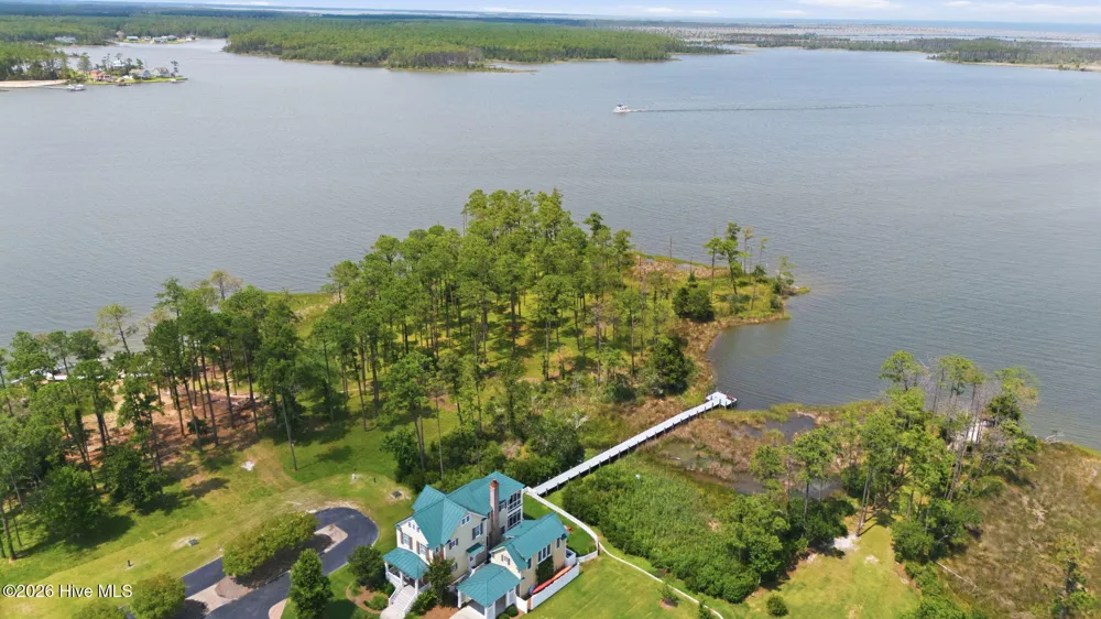 232 Oyster Point Road Oriental, NC 28571