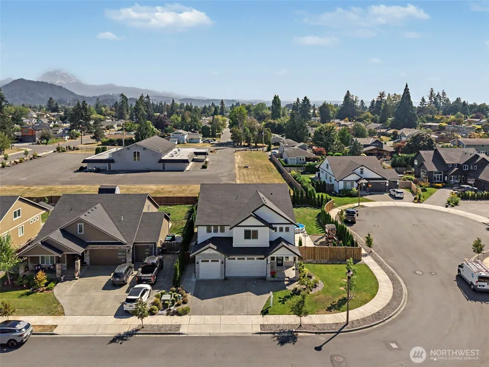 2690 Wyrick Court Enumclaw, WA 98022