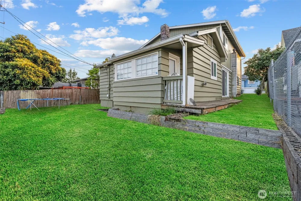 3633 E J STREET Tacoma, WA 98404