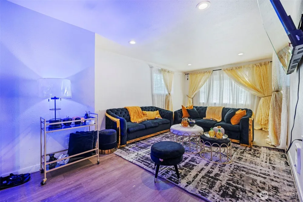 3633 E J STREET Tacoma, WA 98404
