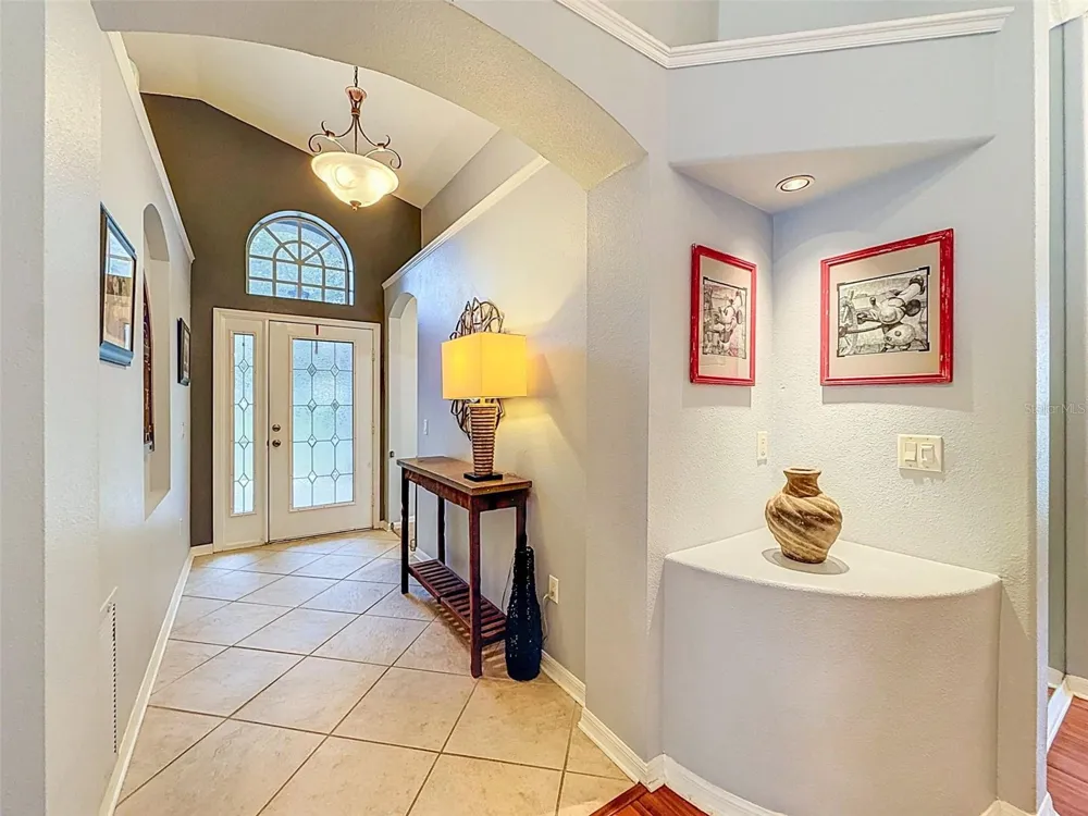 5720 HAWKLAKE RD Lithia, FL 33547