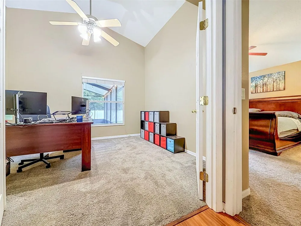 5720 HAWKLAKE RD Lithia, FL 33547