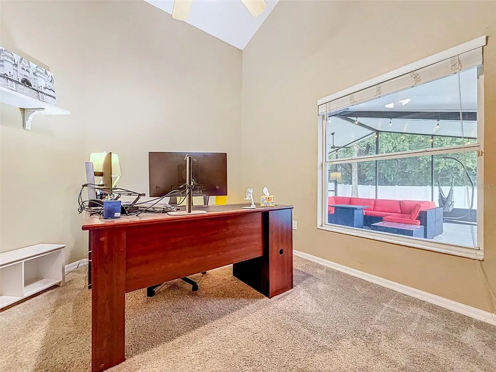 5720 HAWKLAKE RD Lithia, FL 33547