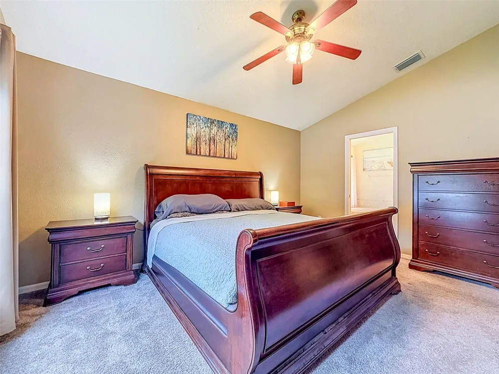 5720 HAWKLAKE RD Lithia, FL 33547