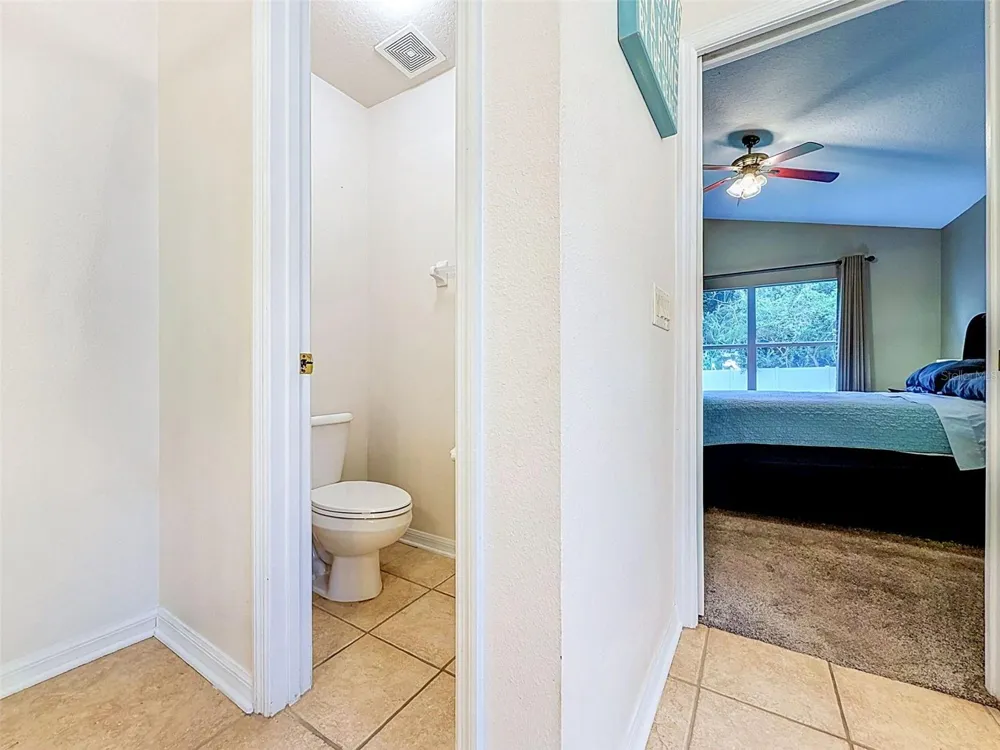 5720 HAWKLAKE RD Lithia, FL 33547
