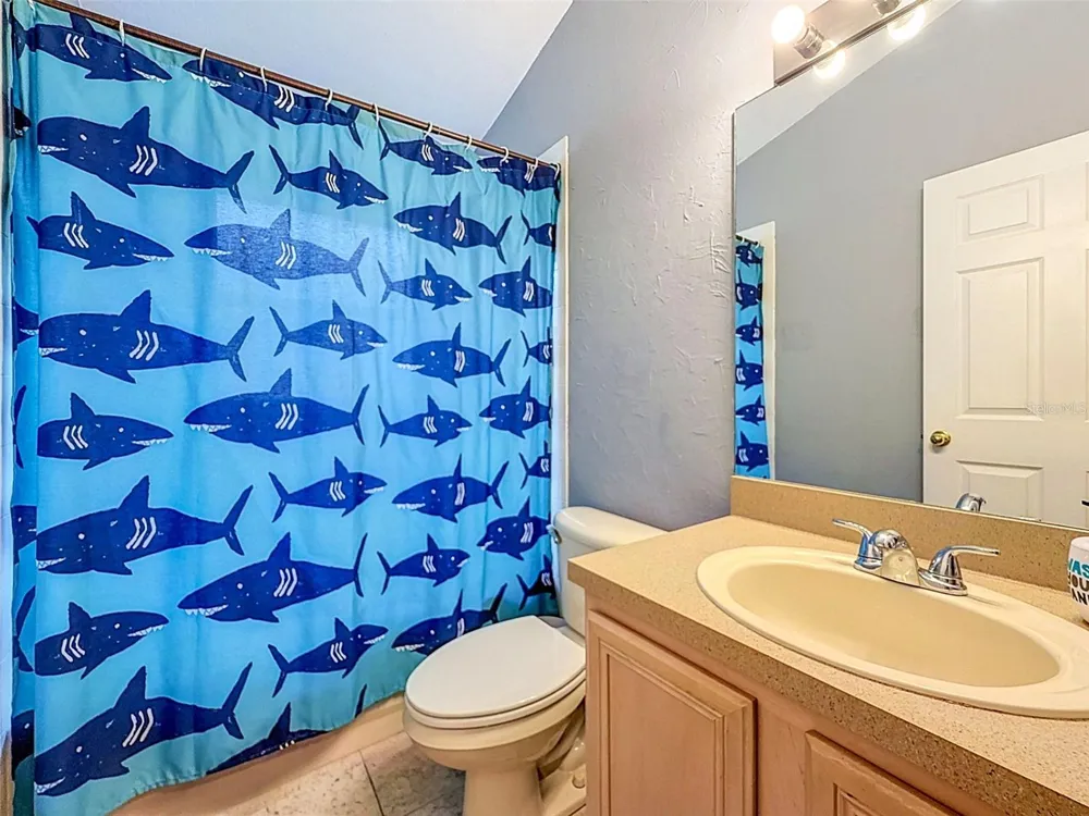 5720 HAWKLAKE RD Lithia, FL 33547