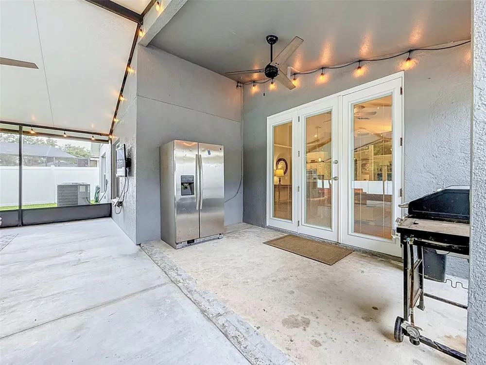 5720 HAWKLAKE RD Lithia, FL 33547