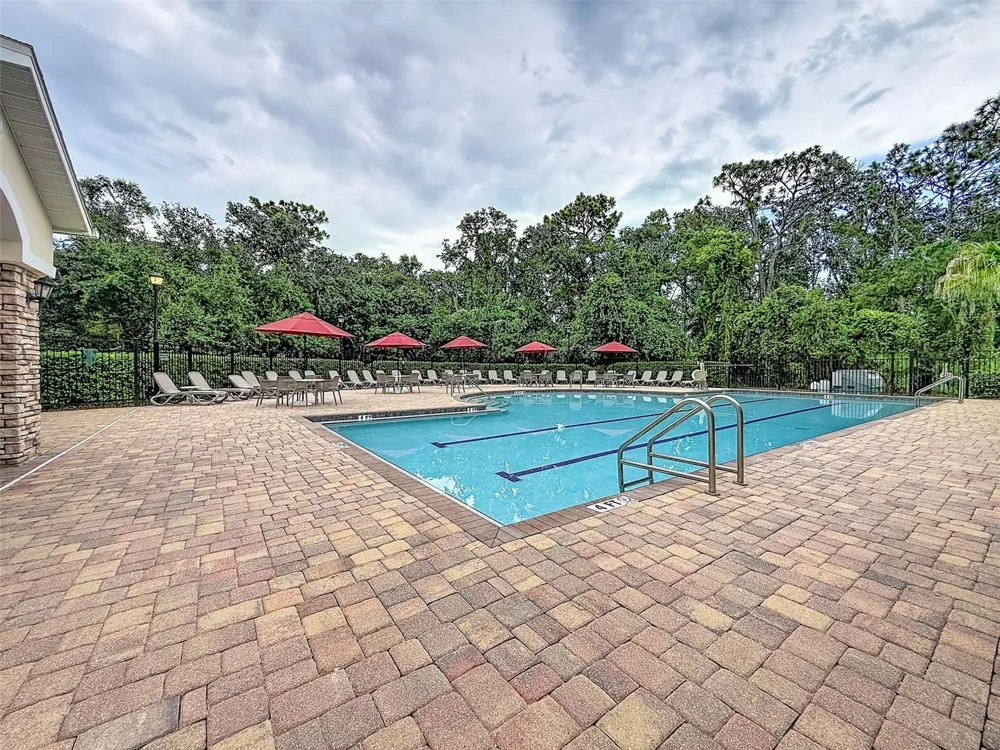 5720 HAWKLAKE RD Lithia, FL 33547