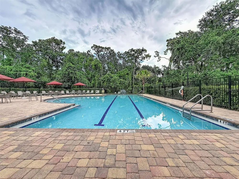 5720 HAWKLAKE RD Lithia, FL 33547