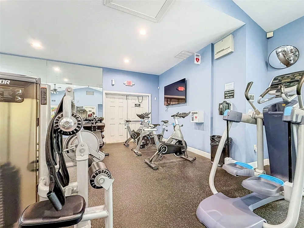 5720 HAWKLAKE RD Lithia, FL 33547