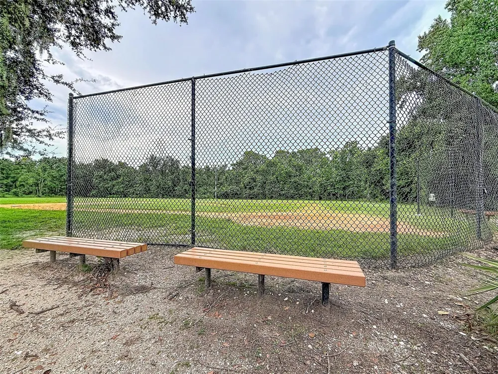 5720 HAWKLAKE RD Lithia, FL 33547