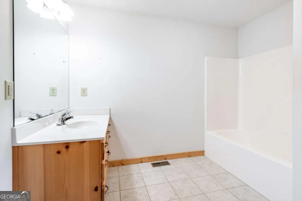 156 Modal LN Ellijay, GA 30540