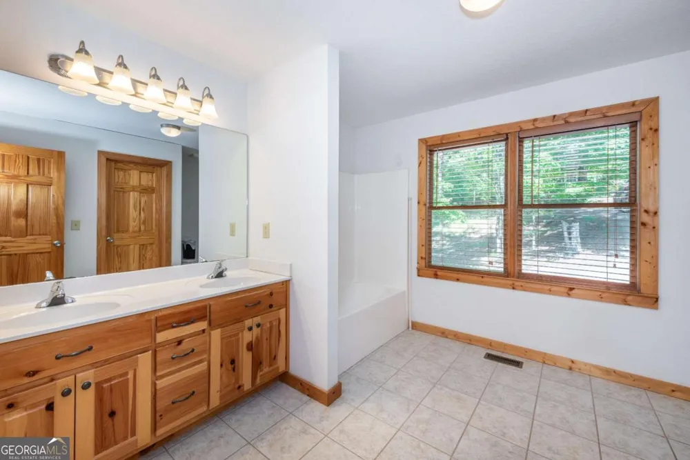 156 Modal LN Ellijay, GA 30540