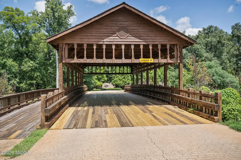 111 Crescent Drive Forsyth, GA 31029
