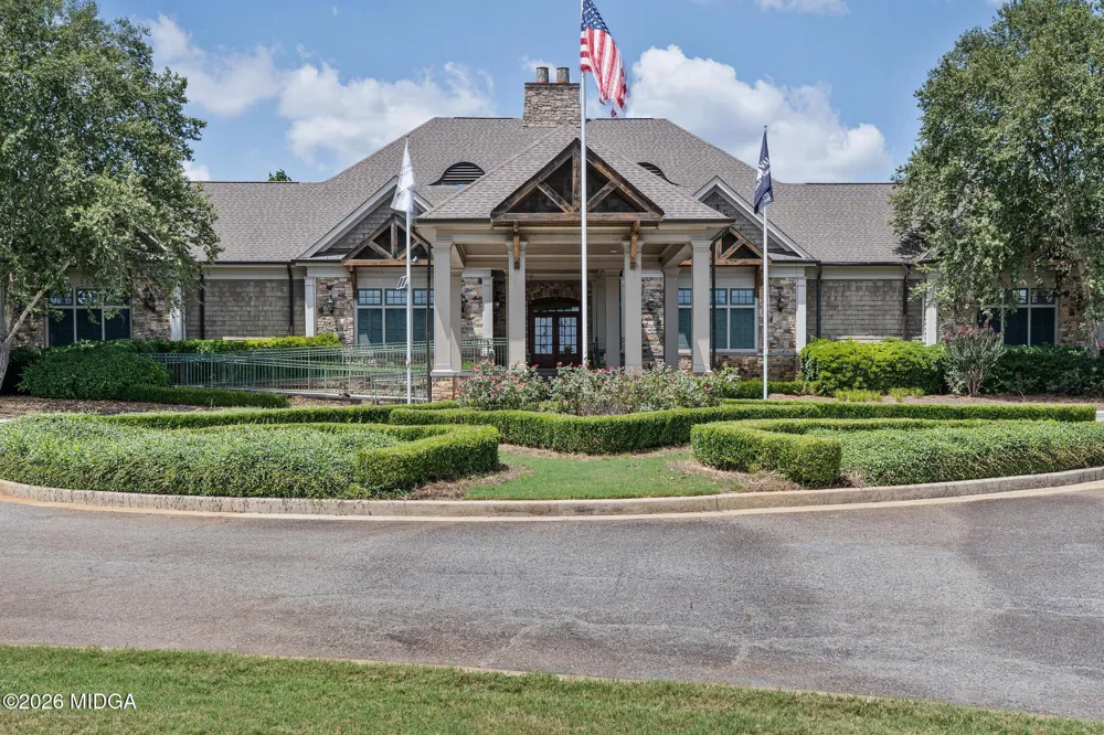 111 Crescent Drive Forsyth, GA 31029