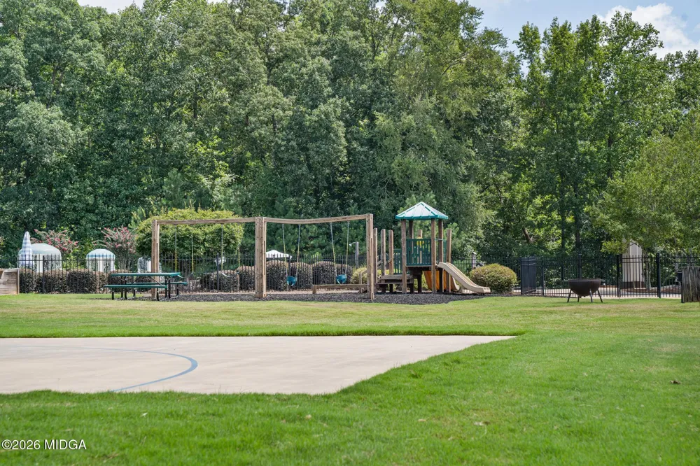 111 Crescent Drive Forsyth, GA 31029