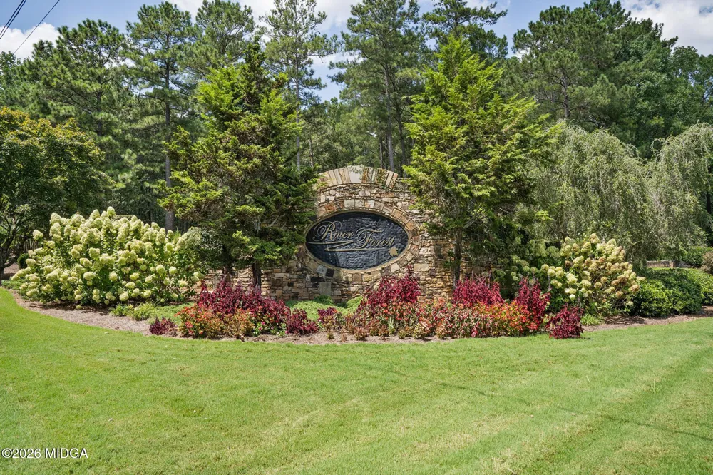 111 Crescent Drive Forsyth, GA 31029