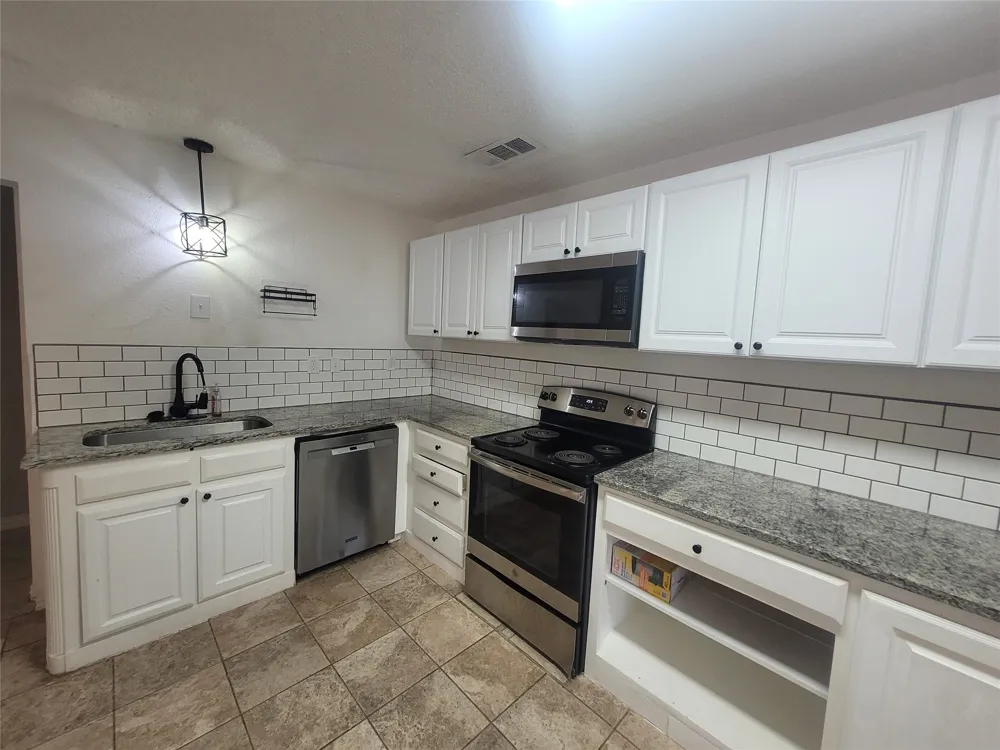 1921 Pelican Drive Pelican Bay, TX 76020