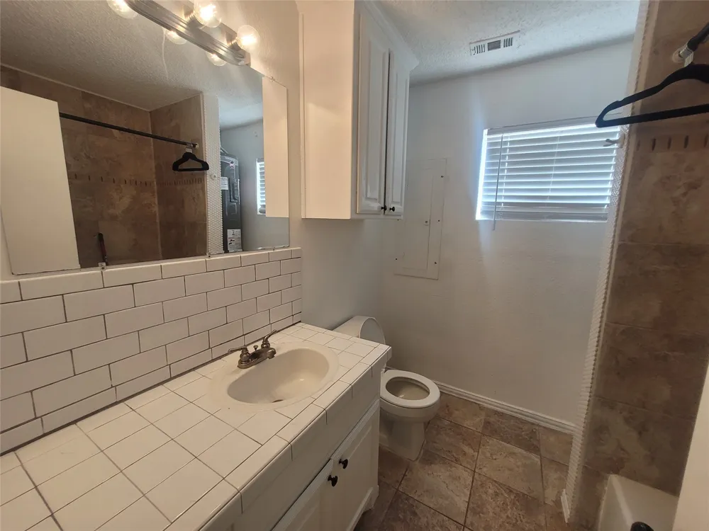 1921 Pelican Drive Pelican Bay, TX 76020
