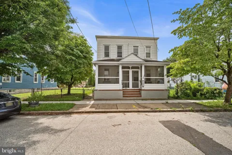 1012 W 4TH STREET W