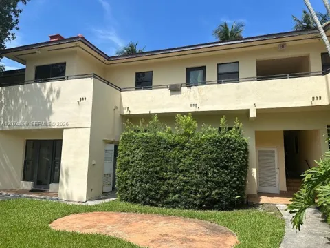 32 Camden Dr #3