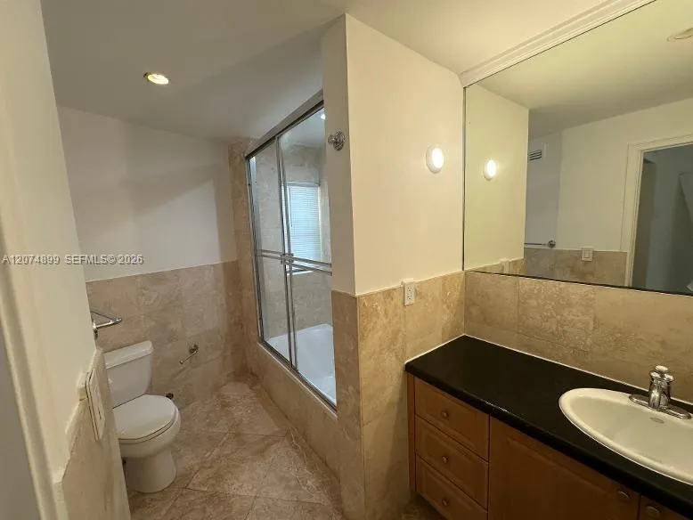 32 Camden Dr #3 Bal Harbour, FL 33154