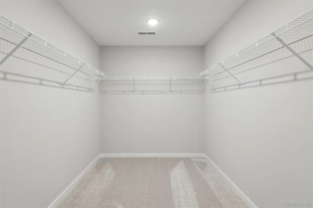 694 Gretchen Lane Saline City, MI 48176