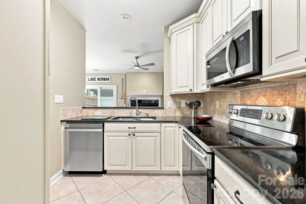 8124 Village Harbor Drive Cornelius, NC 28031