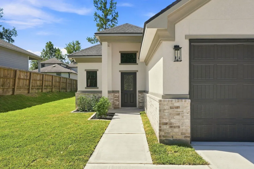 3020 Apache Street Willis, TX 77378