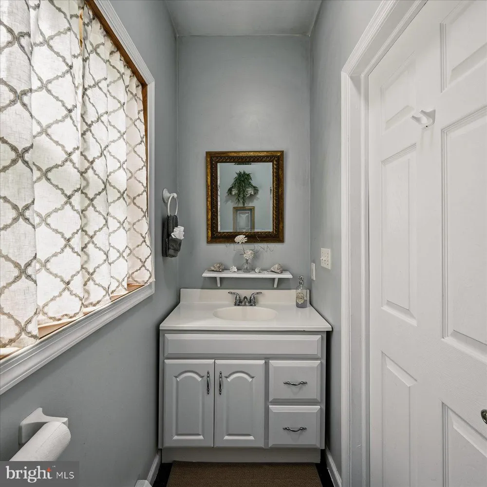 3381 TURKEY ROAD Stroudsburg, PA 18360