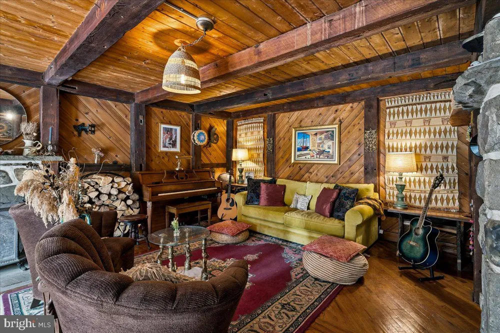 3381 TURKEY ROAD Stroudsburg, PA 18360