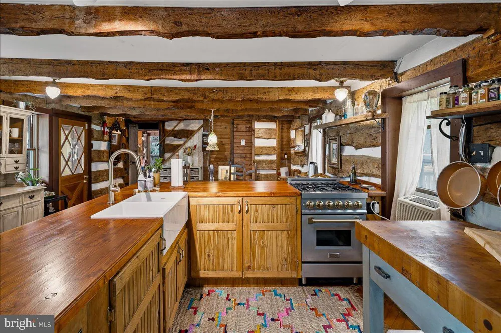 3381 TURKEY ROAD Stroudsburg, PA 18360