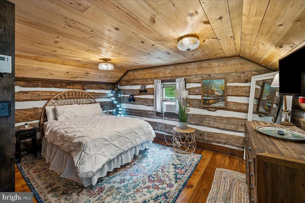 3381 TURKEY ROAD Stroudsburg, PA 18360