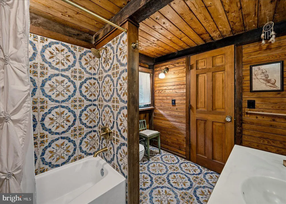 3381 TURKEY ROAD Stroudsburg, PA 18360